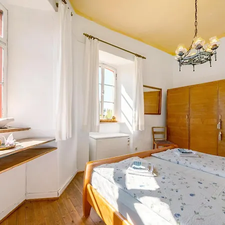 Daire Abtei Klosterhof Maring-Noviand